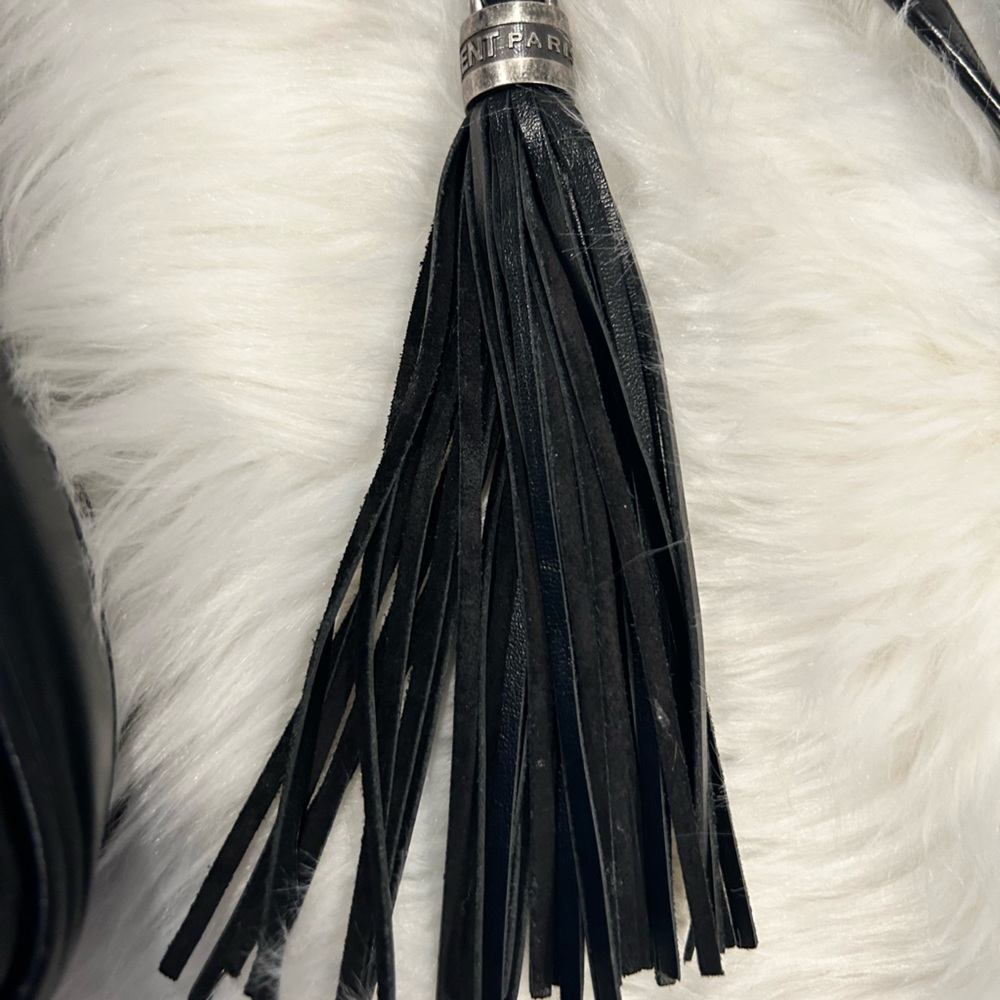 Saint Laurent leather camera bag in BLACK - Picture 8 of 10